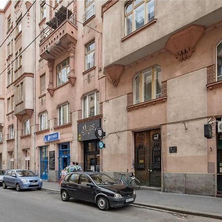Extra Central - Mini Modern Studio Budapest Esterno foto
