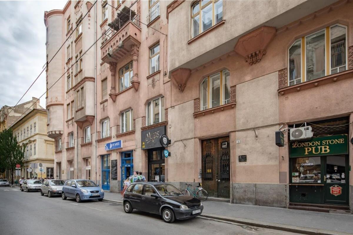 Extra Central - Mini Modern Studio Budapest Esterno foto