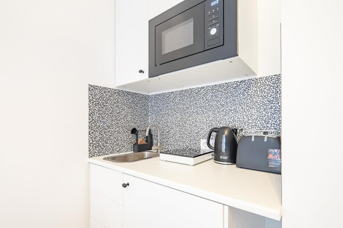 Extra Central - Mini Modern Studio Budapest Esterno foto