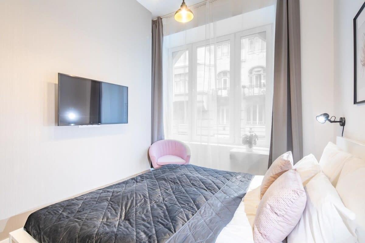 Extra Central - Mini Modern Studio Budapest Esterno foto
