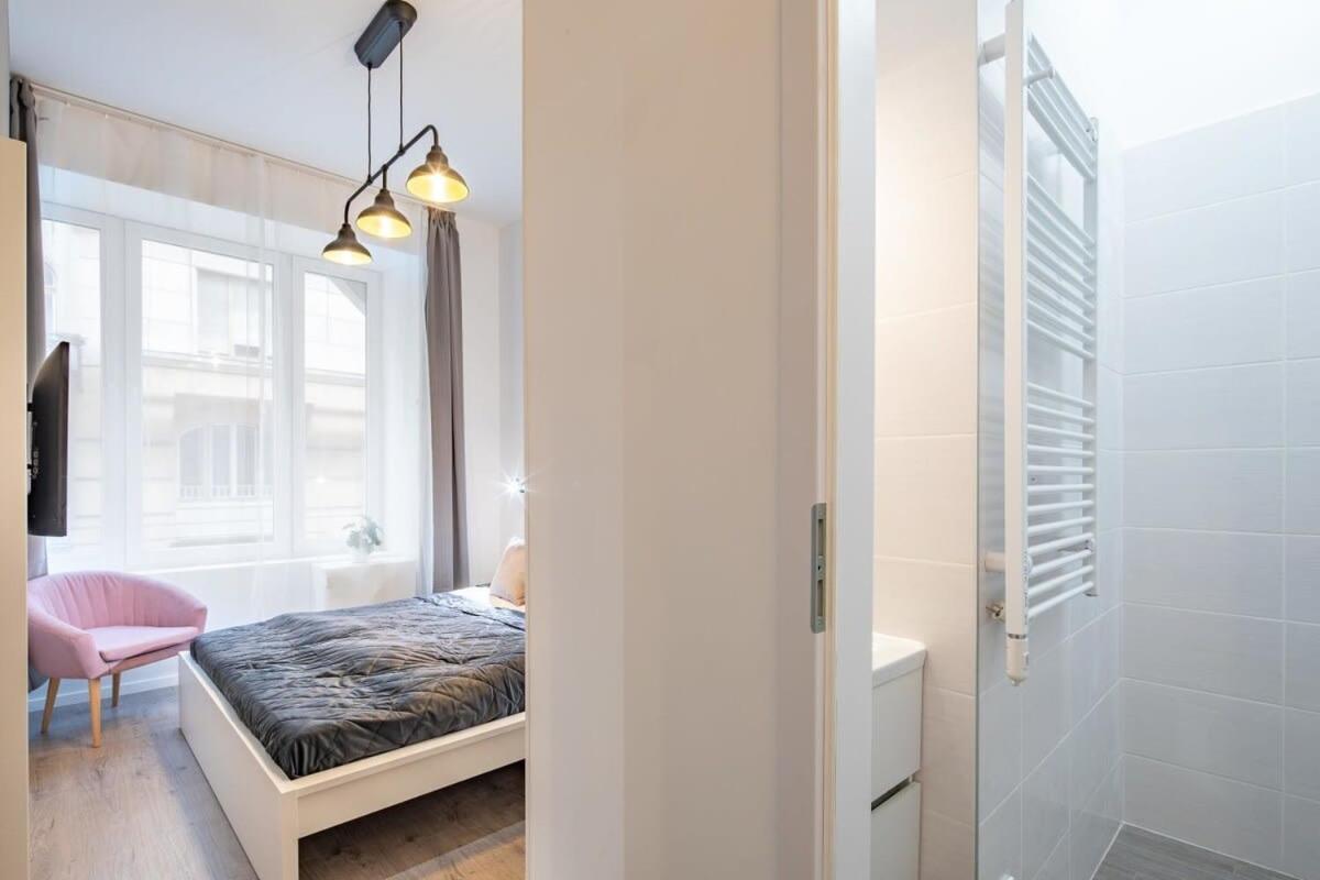 Extra Central - Mini Modern Studio Budapest Esterno foto